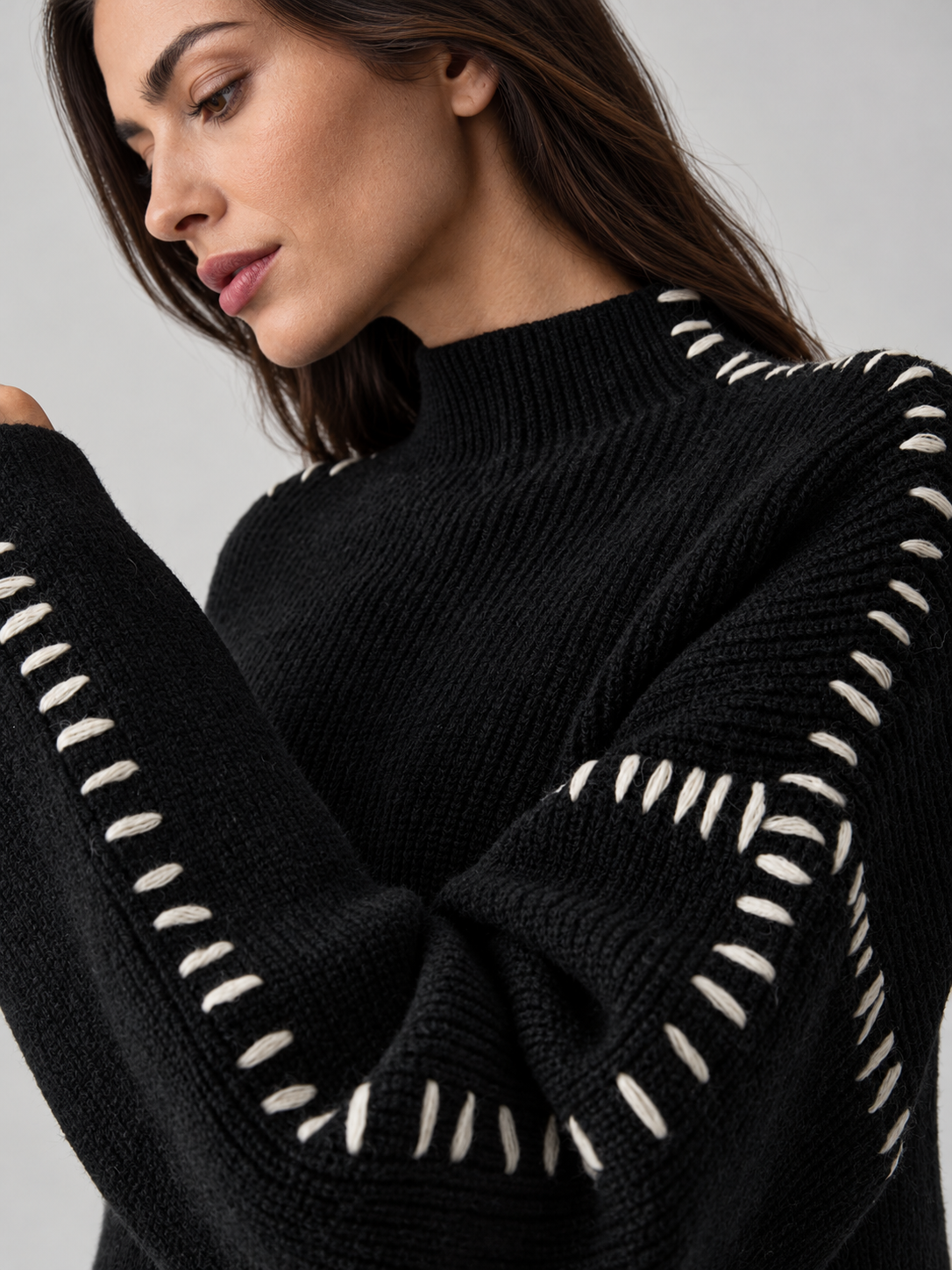 Women's contrast-stitch ribbed sweater - black detail
