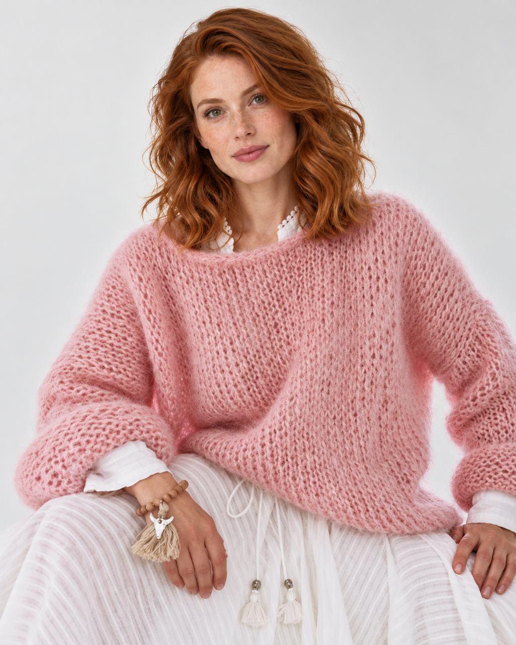 Avery & Mercer AM-US-W03 | Pink | seated-three-quarter | studio product candidate